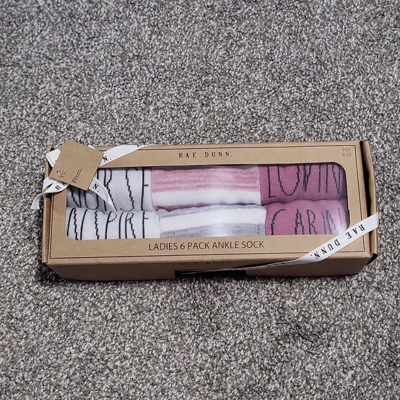Rae Dunn ladies ankle socks - Picture 1 of 3